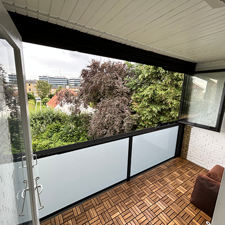 Balco Altaner har gennemført et glasinddækningsprojekt på Buddingevej 246–252 i Søborg.